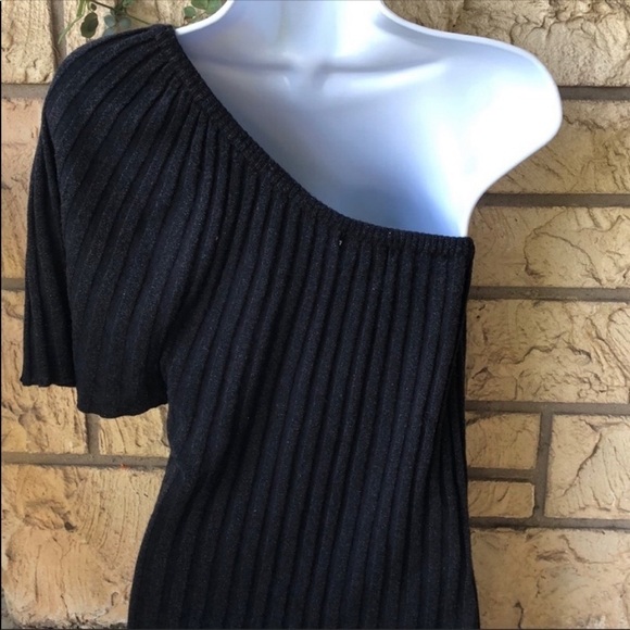 Top Blouse Off shoulder Black & Silver Glitter  
Cold Shoulder Sexy Night Out - Picture 5 of 8